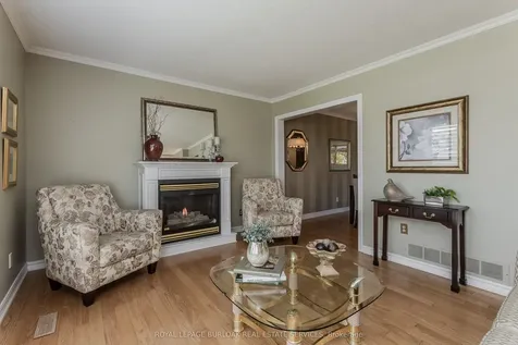 1319 Janina Boulevard Burlington ON L7P 1K5