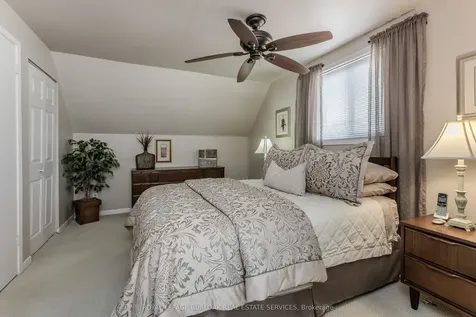 1319 Janina Boulevard Burlington ON L7P 1K5