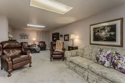 1319 Janina Boulevard Burlington ON L7P 1K5