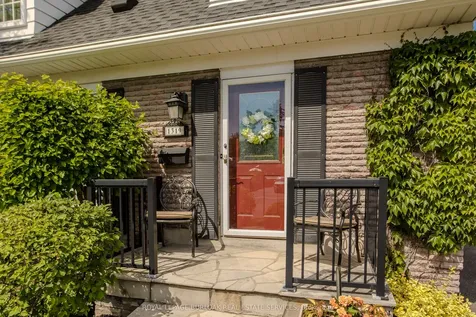 1319 Janina Boulevard Burlington ON L7P 1K5