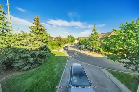 66 Brisbane Court Brampton ON L6R 1V4