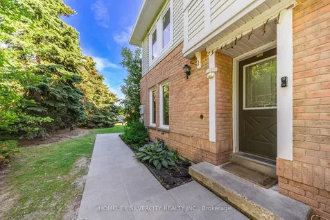 66 Brisbane Court Brampton ON L6R 1V4