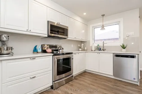 23 Dunster Crescent Brampton ON L6T 3J8
