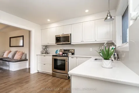 23 Dunster Crescent Brampton ON L6T 3J8