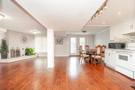 23 Dunster Crescent Brampton ON L6T 3J8