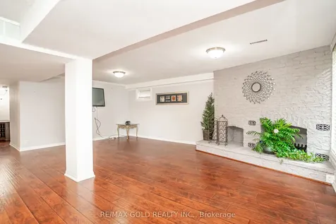 23 Dunster Crescent Brampton ON L6T 3J8