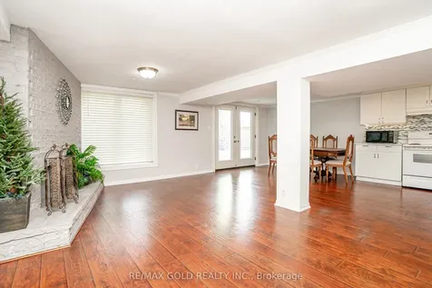 23 Dunster Crescent Brampton ON L6T 3J8
