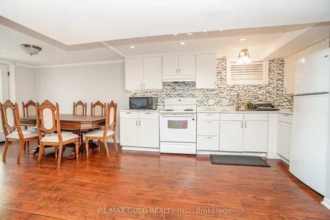 23 Dunster Crescent Brampton ON L6T 3J8