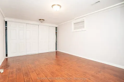 23 Dunster Crescent Brampton ON L6T 3J8