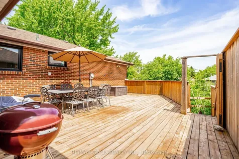 23 Dunster Crescent Brampton ON L6T 3J8