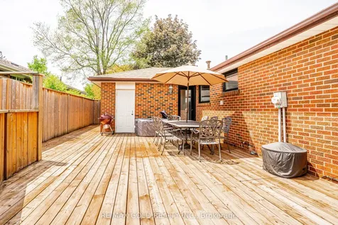 23 Dunster Crescent Brampton ON L6T 3J8