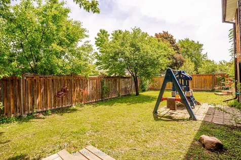 23 Dunster Crescent Brampton ON L6T 3J8
