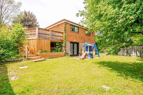 23 Dunster Crescent Brampton ON L6T 3J8