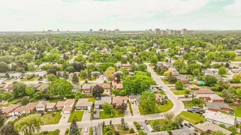 23 Dunster Crescent Brampton ON L6T 3J8