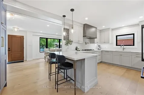 521 Dynes Road Burlington ON L7N 2V1