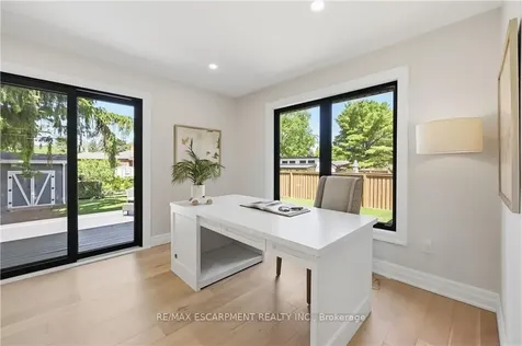 521 Dynes Road Burlington ON L7N 2V1