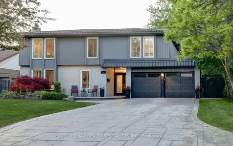 34 Kenninghall Boulevard Mississauga ON L5N 1J4