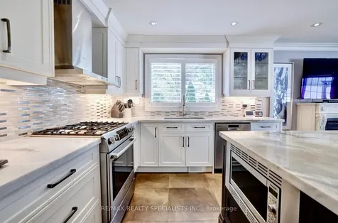 34 Kenninghall Boulevard Mississauga ON L5N 1J4