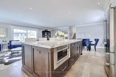 34 Kenninghall Boulevard Mississauga ON L5N 1J4