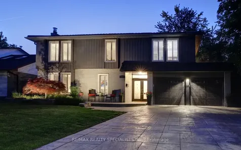 34 Kenninghall Boulevard Mississauga ON L5N 1J4
