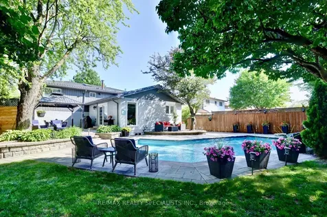 34 Kenninghall Boulevard Mississauga ON L5N 1J4