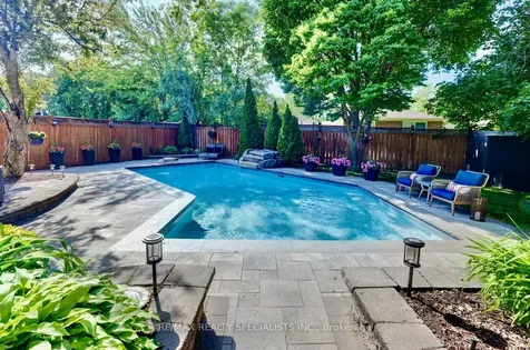 34 Kenninghall Boulevard Mississauga ON L5N 1J4