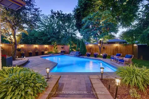 34 Kenninghall Boulevard Mississauga ON L5N 1J4