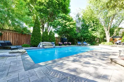 34 Kenninghall Boulevard Mississauga ON L5N 1J4