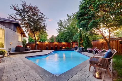 34 Kenninghall Boulevard Mississauga ON L5N 1J4