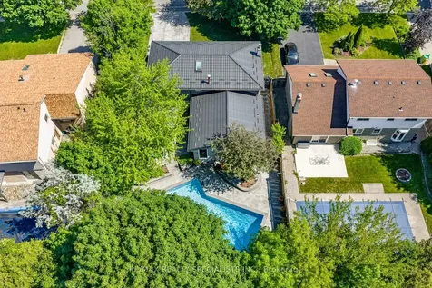 34 Kenninghall Boulevard Mississauga ON L5N 1J4