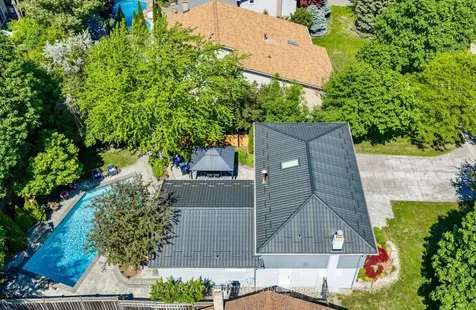 34 Kenninghall Boulevard Mississauga ON L5N 1J4
