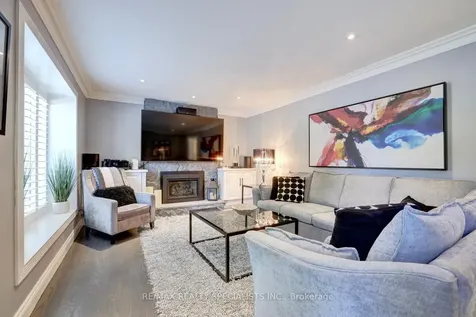 34 Kenninghall Boulevard Mississauga ON L5N 1J4