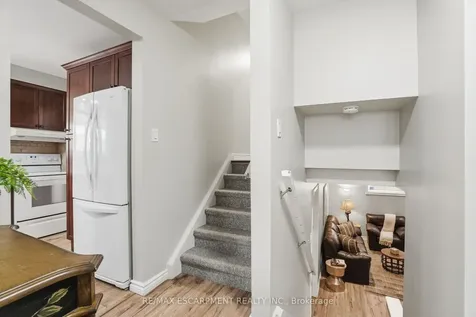 345 Erindale Drive Burlington ON L7L 4T3