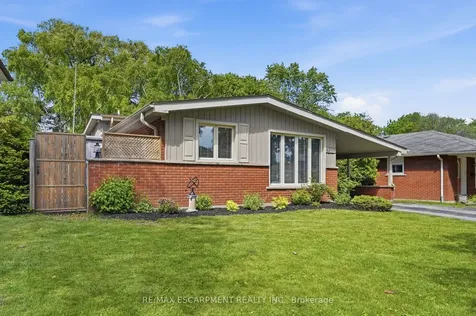 345 Erindale Drive Burlington ON L7L 4T3