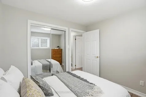 345 Erindale Drive Burlington ON L7L 4T3