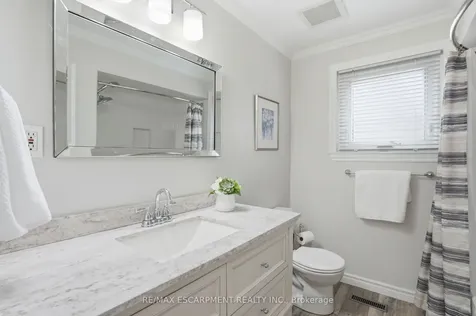 345 Erindale Drive Burlington ON L7L 4T3