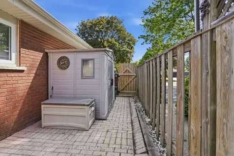345 Erindale Drive Burlington ON L7L 4T3