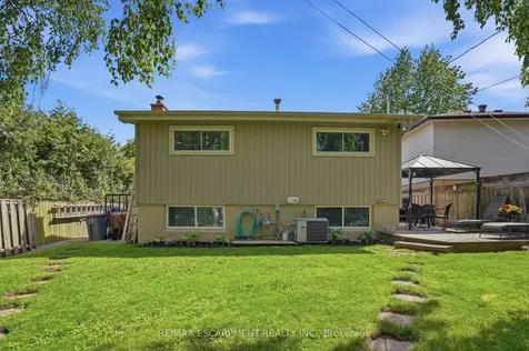 345 Erindale Drive Burlington ON L7L 4T3