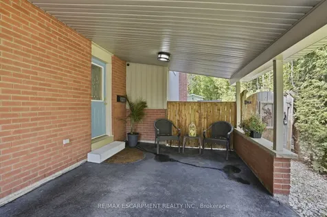 345 Erindale Drive Burlington ON L7L 4T3