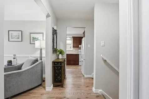 345 Erindale Drive Burlington ON L7L 4T3