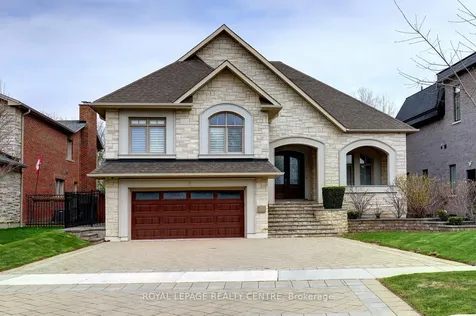31 Plainsman Road Mississauga ON L5N 1C4