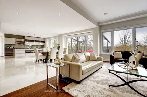 31 Plainsman Road Mississauga ON L5N 1C4