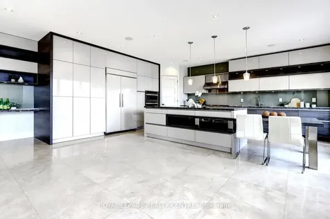 31 Plainsman Road Mississauga ON L5N 1C4