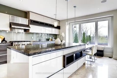 31 Plainsman Road Mississauga ON L5N 1C4