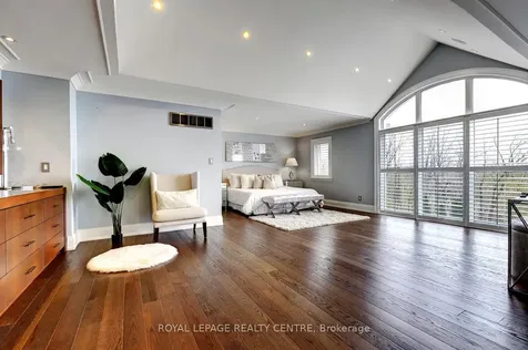 31 Plainsman Road Mississauga ON L5N 1C4