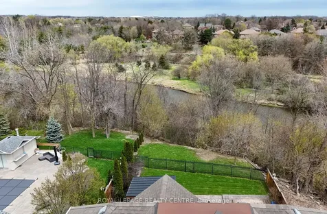 31 Plainsman Road Mississauga ON L5N 1C4