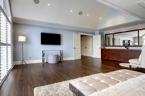 31 Plainsman Road Mississauga ON L5N 1C4