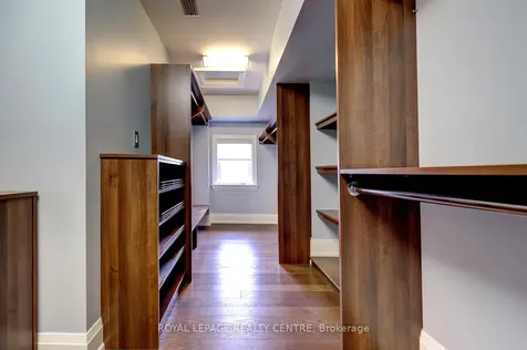 31 Plainsman Road Mississauga ON L5N 1C4