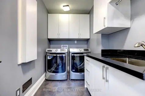 31 Plainsman Road Mississauga ON L5N 1C4