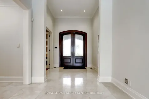 31 Plainsman Road Mississauga ON L5N 1C4